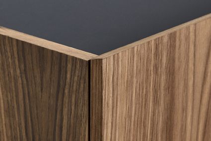 Detailfoto: Deckplatte schwarz Korpus Nussbaum - Sideboard Farum